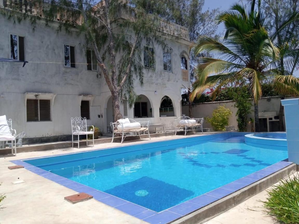 Appartement Nyumba Tulivu à Watamu Extérieur photo