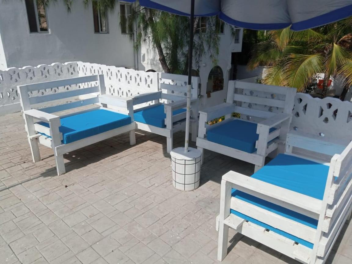 Appartement Nyumba Tulivu à Watamu Extérieur photo