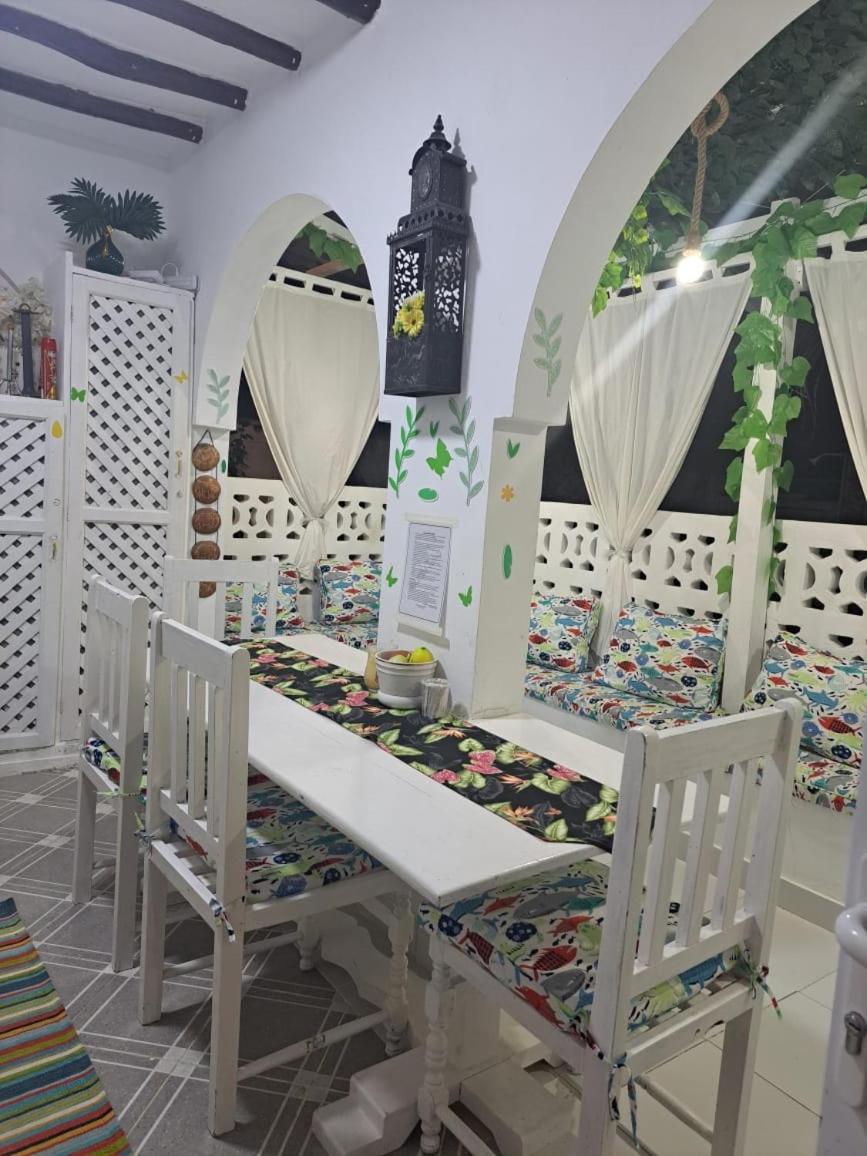Appartement Nyumba Tulivu à Watamu Extérieur photo